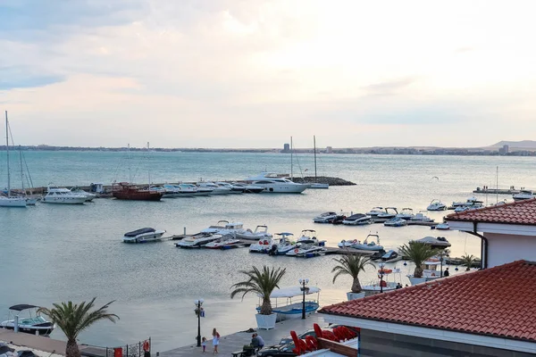Yat limanına Saint Vlas, Bulgaristan üzerinden günbatımı