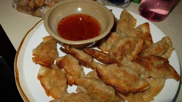 Vařená Gyoza Omáčkou — Stock fotografie