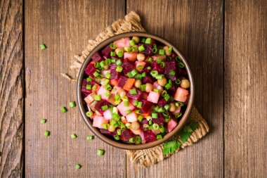 Vinegret - geleneksel Rus sebze salatası.