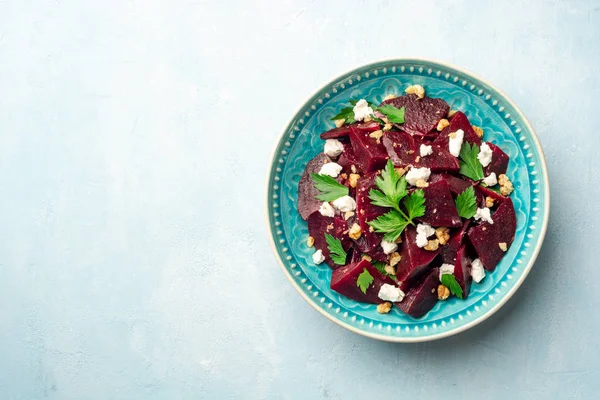 Ensalada Saludable Remolacha Con Nueces Queso Feta Perejil Sobre Fondo — Foto de Stock