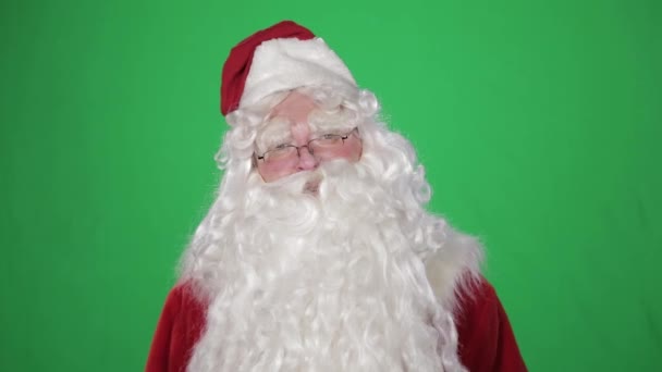 Ded Moroz (Santa Claus, Pere Noel) te felicita con Año Nuevo y Navidad. Pantalla verde, cromakey — Vídeos de Stock