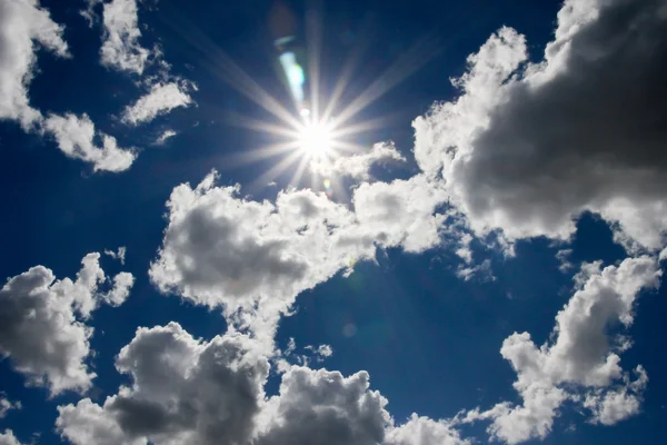 Soleil Dans Ciel Bleu Les Nuages — Photo