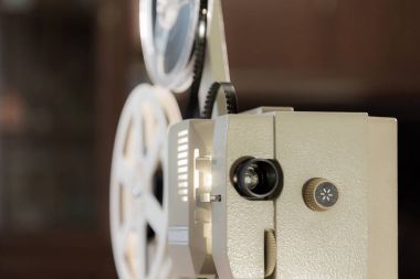 Amatör sinema. 8mm film için projektör. 1960'larda, 1970'lerde, 1980'lerde yıl. Ev sineması. Film super 8