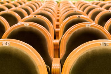 Konser Salonu koltuklarda. Issız hall