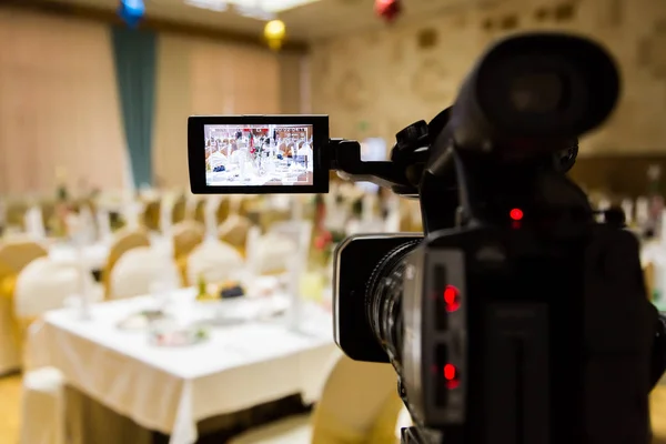 Olayın filme. Videografisi. Tabloları ziyafet salonu olarak hizmet.