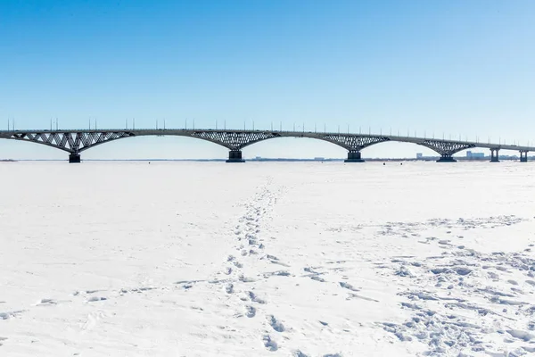 Ponte Rodoviária Através Rio Volga Entre Cidades Saratov Engels Dia — Fotografia de Stock