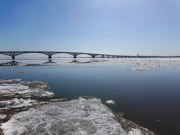 Puente Carretera Sobre Río Volga Entre Saratov Engels Rusia Deriva — Foto de Stock