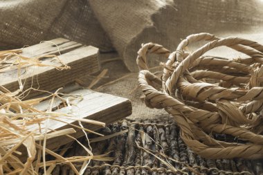 Natürmort halatlar, panoları, çuval bezi ve saman eski ahşap tablo.