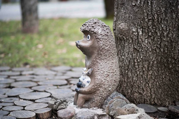 Sculpture hedgehog in the fog — Stock Photo, Image