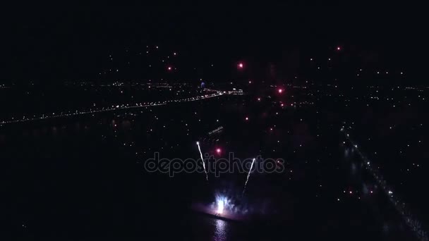 Fotografia aérea noturna dos fogos de artifício — Vídeo de Stock