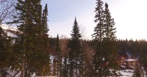 NOVOSIBIRSK, RUSIA - 15 DE MAYO DE 2015: Carreras de barro con vehículos todo terreno — Vídeos de Stock