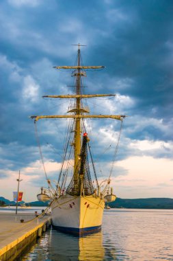 Porto Karadağ cazibe demirleyen