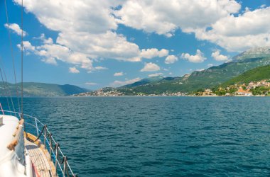 Güzel bir manzara taraftan görülür