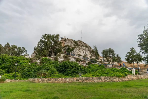 Ciprus Protaras Május 2018 Turisták Meglátogatták Templom Próféta Elijah Tetején — Stock Fotó