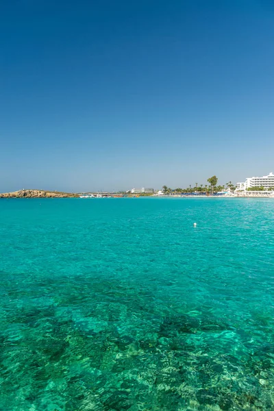 Самый Известный Пляж Кипра Кристально Чистой Водой Нисси Бич — стоковое фото