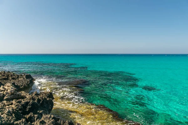Одним Самых Топларовых Пляжей Острове Кипр Является Пляж Нисси — стоковое фото