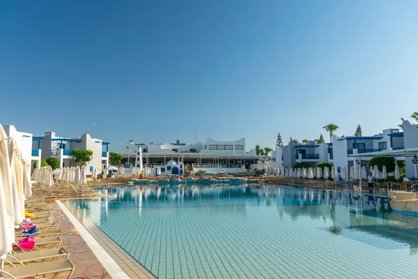 Por Mañana Temprano Los Turistas Encontrarán Una Piscina Con Agua — Foto de Stock