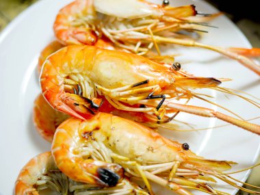 Dev nehir karides veya dev tatlı su karides ızgara 