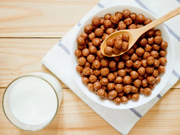 Chocolate cereal balls — Stock Photo, Image