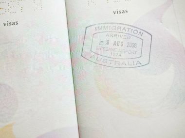 Pasaport ve Avustralya Göçmenlik damgası 