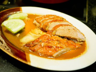 Kavrulmuş ördek veya ördek gagalama 