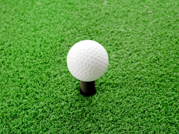 Golflabda Tee-n — Stock Fotó