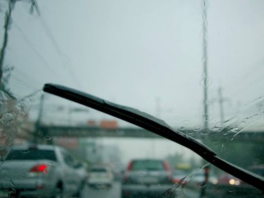 Ön cam silecek kolu ve bıçak yağmur kaldırma 