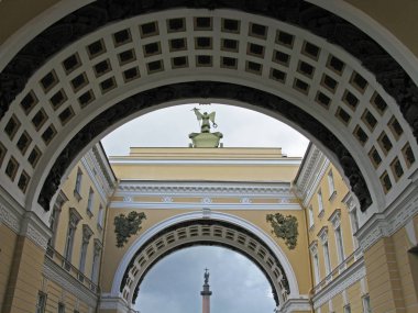 Genel kurmay, Sankt Petersburg zafer kemer.