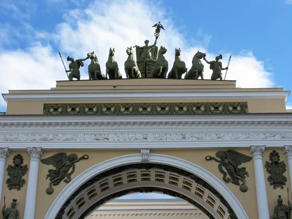 Arco triunfal do Estado-Maior, São Petersburgo . — Fotografia de Stock