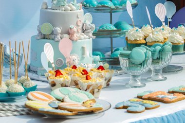 çocuğun ilk doğum tatlı tablo