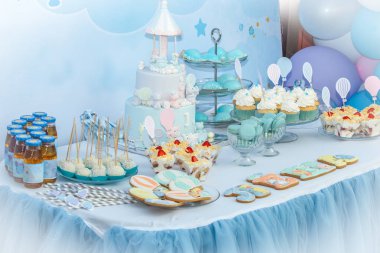 çocuğun ilk doğum tatlı tablo