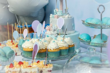 çocuğun ilk doğum tatlı tablo