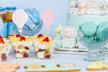 çocuğun ilk doğum tatlı tablo