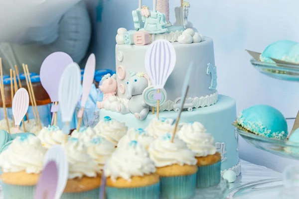 çocuğun ilk doğum tatlı tablo