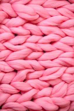Merinos battaniye örgü işlemi yapılan.
