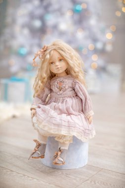 oyuncak bebek, el yapımı tekstil, eski usul..