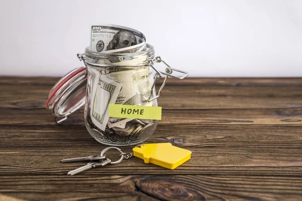 Nueva Casa Para Familia Monedas Dinero Frasco Ahorrando Dinero Bienes —  Fotos de Stock