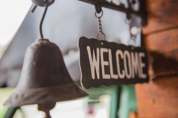 Etiqueta de metal de bienvenida y estilo antiguo, tono vintage . — Foto de Stock