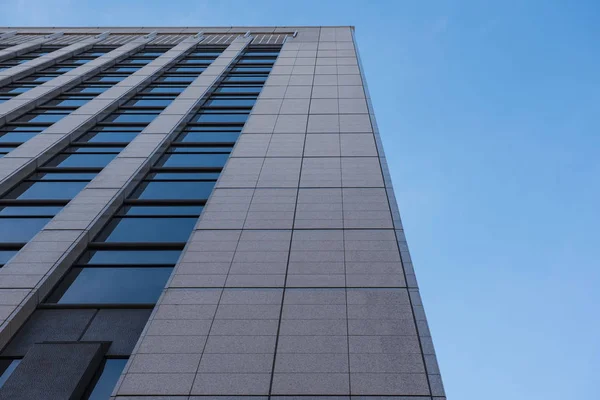 Patrón moderno de Edificio de gran altura y cielo Fondo — Foto de Stock