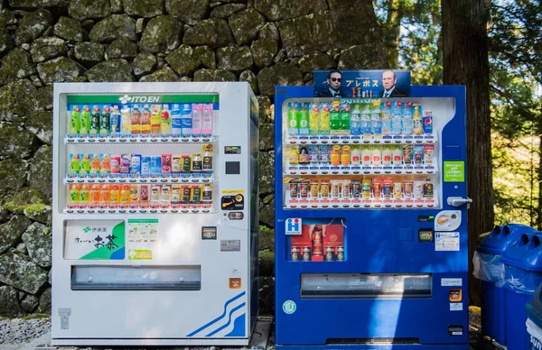 Máquina automática de venda automática de bebidas em Tóquio Japão . — Fotografia de Stock