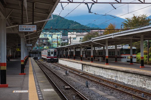 Träna på park plattform, tobu-nikko japan . — Stockfoto