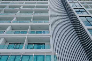 Yüksek doğmak için arka Bina Modern desen 