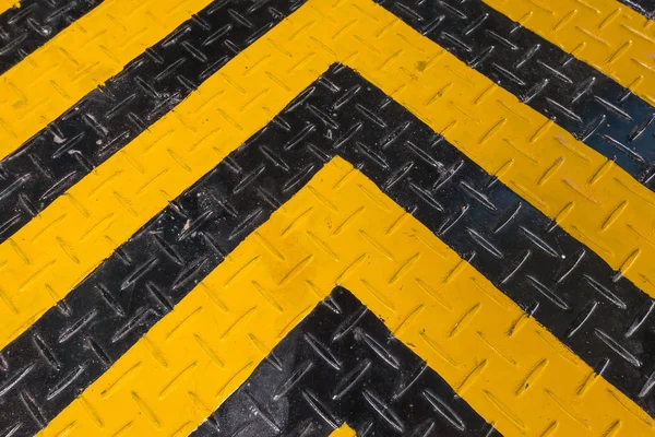 Amarillo y negro pintado Placa de acero industrial para fondo — Foto de Stock