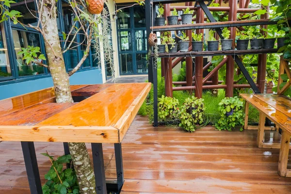 Yağmur mevsimi evde dışında ahşap Teras 