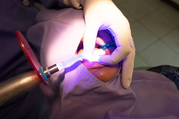 Paciente Dientes Dentales Por Dentista Odontología Hospital — Foto de Stock