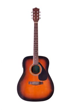 Beyaz arka plan üzerinde izole kahverengi ahşap akustik gitar