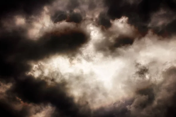 Σκοτεινά σύννεφα φόντο — Φωτογραφία Αρχείου
