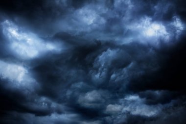 Kara bulutlar - büyük fırtına