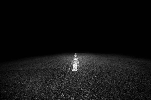 어둠의 공포에 대 한 경로 — 스톡 사진