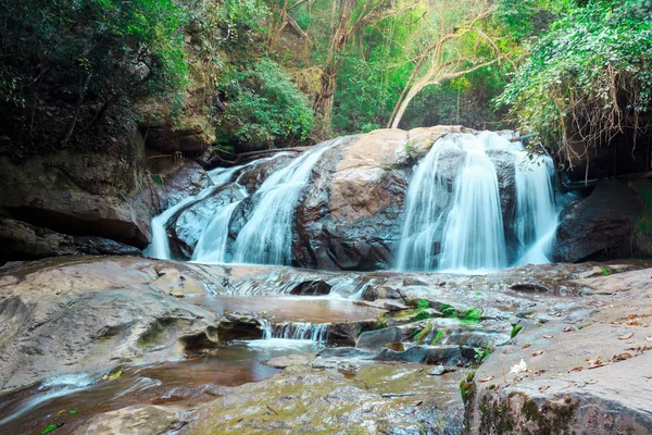 Mae Sa vattenfall i Thailand — Stockfoto